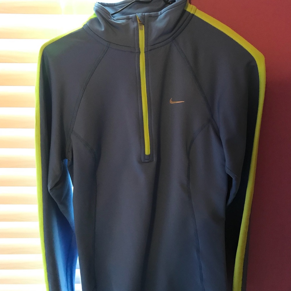 Nike dri fit pull over